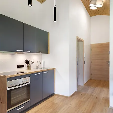 Stackler54 - Mit Balkon * ノイシュティフト・イム・シュトゥーバイタール