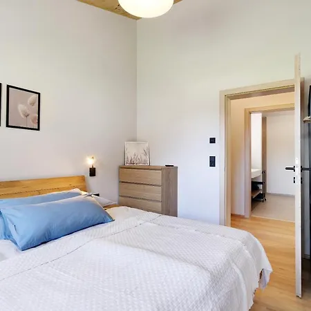 Stackler54 - Mit Balkon * ノイシュティフト・イム・シュトゥーバイタール