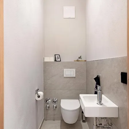 Stackler54 - Mit Balkon * ノイシュティフト・イム・シュトゥーバイタール